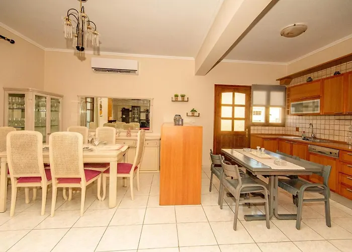 Strevagio Family House
